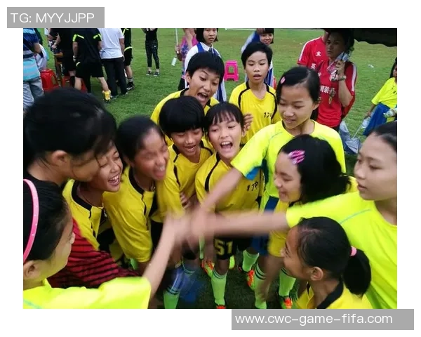 热爱足球的小伙伴们快来加入我们的足球培训班一起提升技术与团队合作能力